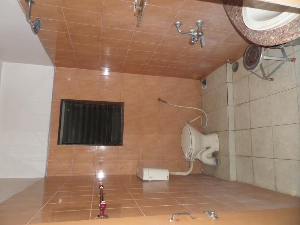Chalukya Deluxe Hotel Kolhapur Exterior photo