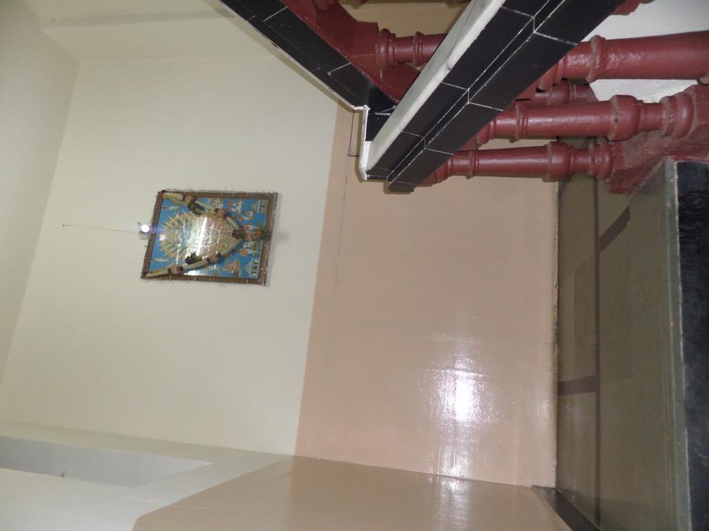 Chalukya Deluxe Hotel Kolhapur Exterior photo