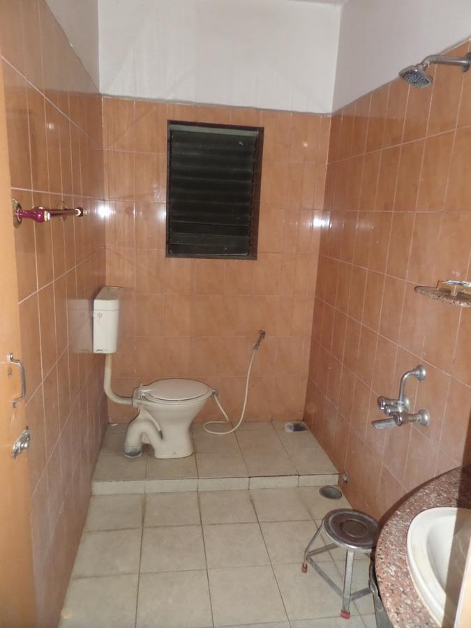 Chalukya Deluxe Hotel Kolhapur Exterior photo